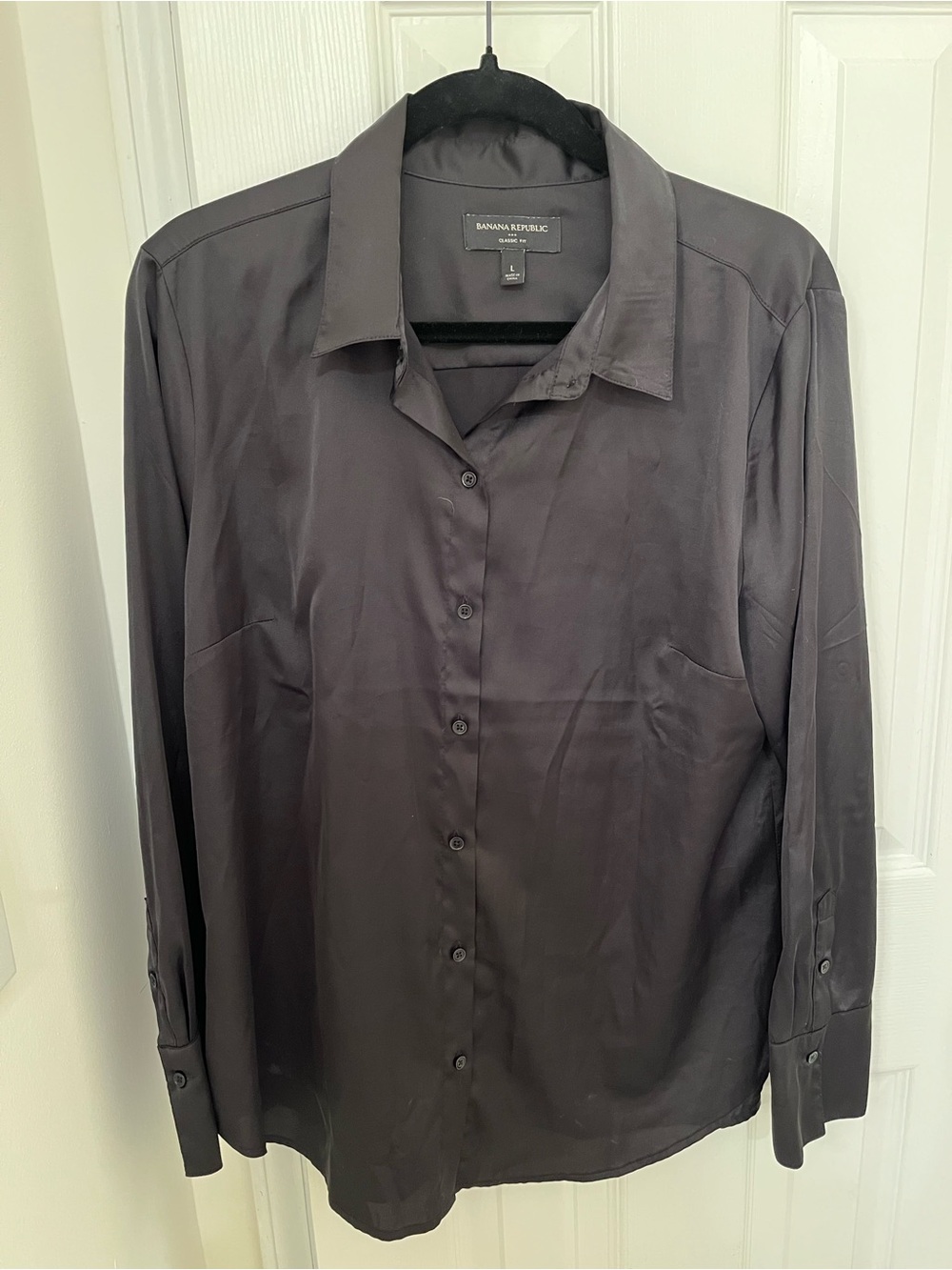 Banana Republic Factory Women’s Classic Fit satin black button up